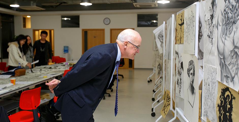 NYU’s President-Designate, Andrew Hamilton, visited NYU Shanghai as part of a sequence of visits to meet his new colleagues on November 18 and 19 (Photo by: NYU Shanghai)