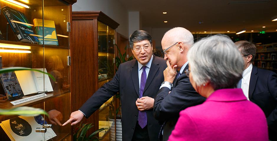 NYU’s President-Designate, Andrew Hamilton, visited NYU Shanghai as part of a sequence of visits to meet his new colleagues on November 18 and 19 (Photo by: NYU Shanghai)