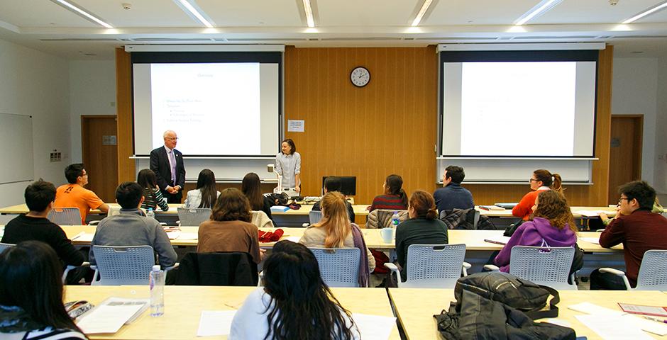 NYU’s President-Designate, Andrew Hamilton, visited NYU Shanghai as part of a sequence of visits to meet his new colleagues on November 18 and 19 (Photo by: NYU Shanghai)