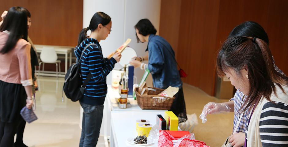 NYU Shanghai Farmers' Market on October. 9th, 2015. (Photo by: Shikhar Sakhuja)