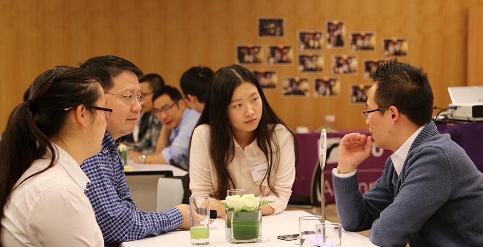 The NYU Global Alumni Programs and NYU Shanghai’s Career Development Center held a launch dinner for the second year of the NYU Alumni Executive Mentor Program on November 12, 2015. (Photo by: Wenqian Hu)