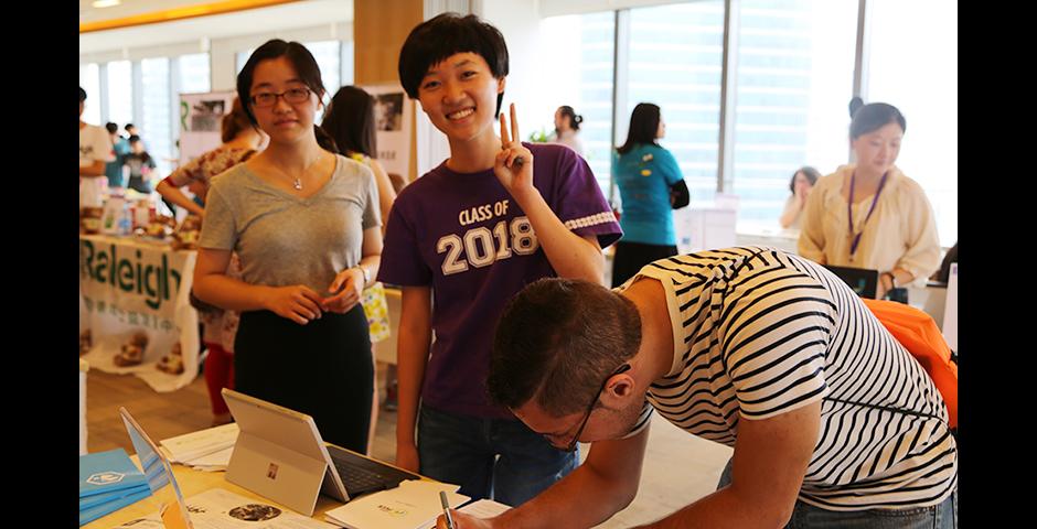 On-campus job and involvement fair on August 29, 2015. (Photo by Mei Wu)