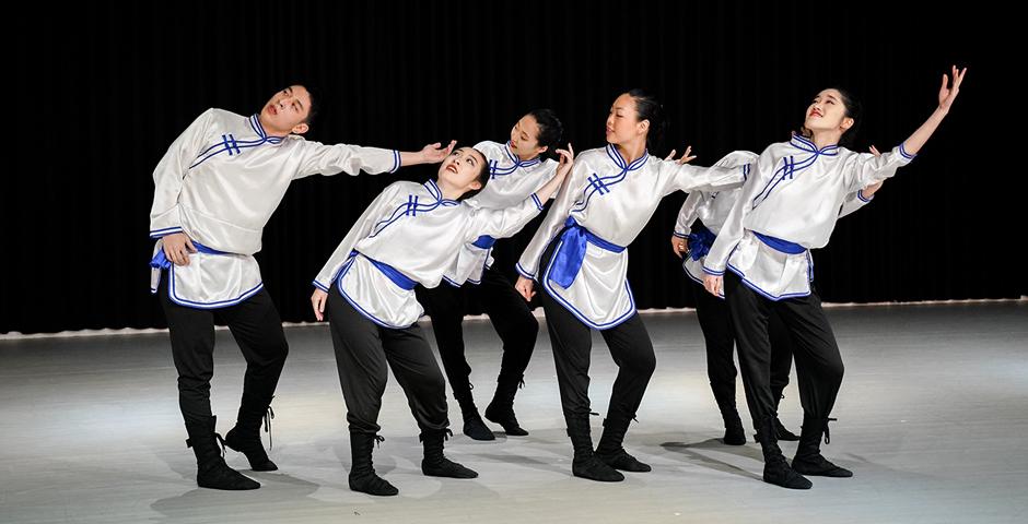 In their Mongolian-style dance “How Far Have We Gone,” students from the Dance of Northern China class used powerful dance moves to capture how people on the grassland merge, separate, and interact. “Though some of the students had no experience in stage dance, I think they did a good job.” said Assistant Arts Professor of Dance Tao Siye who choreographed the dance.