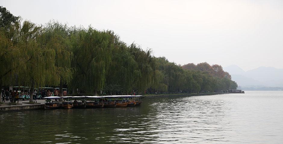 NYU Shanghai students explore the scenery of Hangzhou over Thanksgiving break. November 28, 2014. (Photo by Dylan J Crow)