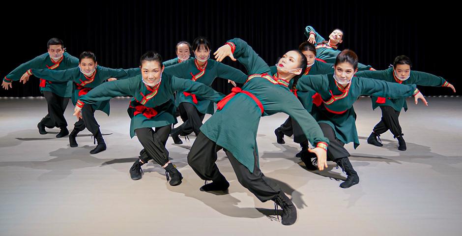 “Birds from far away / Fly over the mountains and fly back / We build white yurts / Waiting for the arrival of Spring.” These lyrics from the Mongolian folk song “Spring” inspired choreography for this year’s performance by the Minority & Folk Dance (Northern China) class.