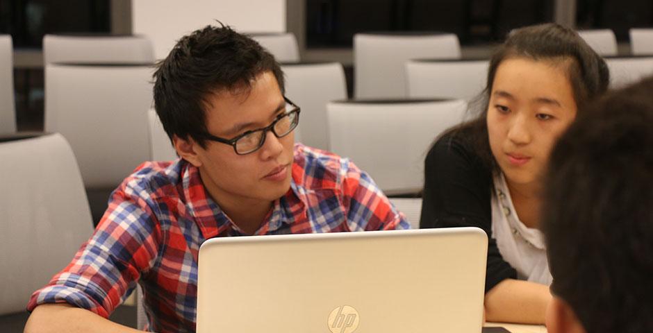 Student Government Announcement, October 8, 2014 (Photo by Kadallah Burrowes)