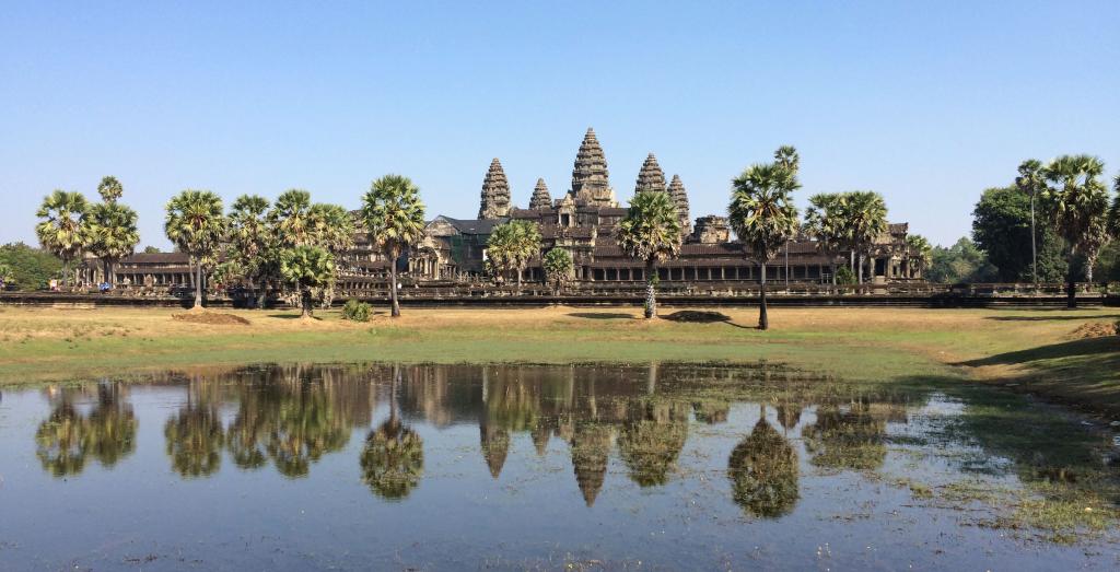 Deans' Service Scholars travel to Siem Reap, Cambodia over winter break to collaborate with Project New Hope. January 2015. (Photo by Janli Tiffany Gwo)