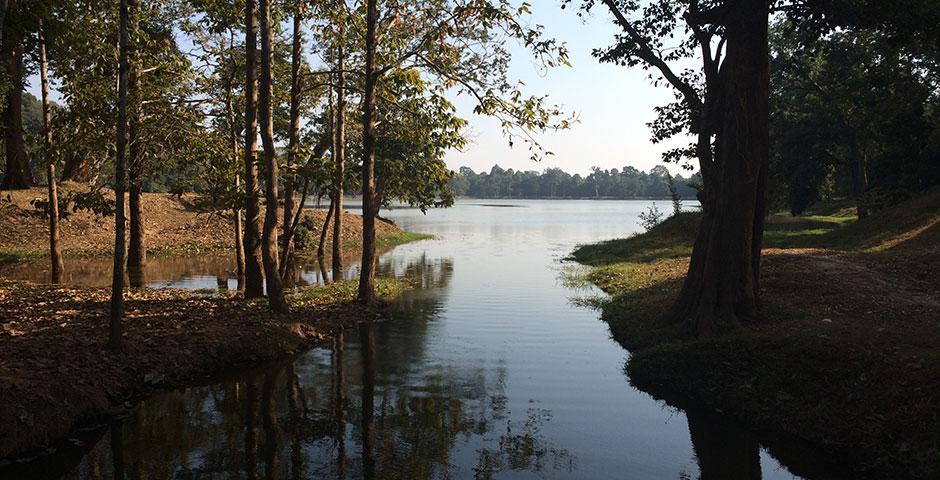 Deans' Service Scholars travel to Siem Reap, Cambodia over winter break to collaborate with Project New Hope. January 2015. (Photo by Janli Tiffany Gwo)