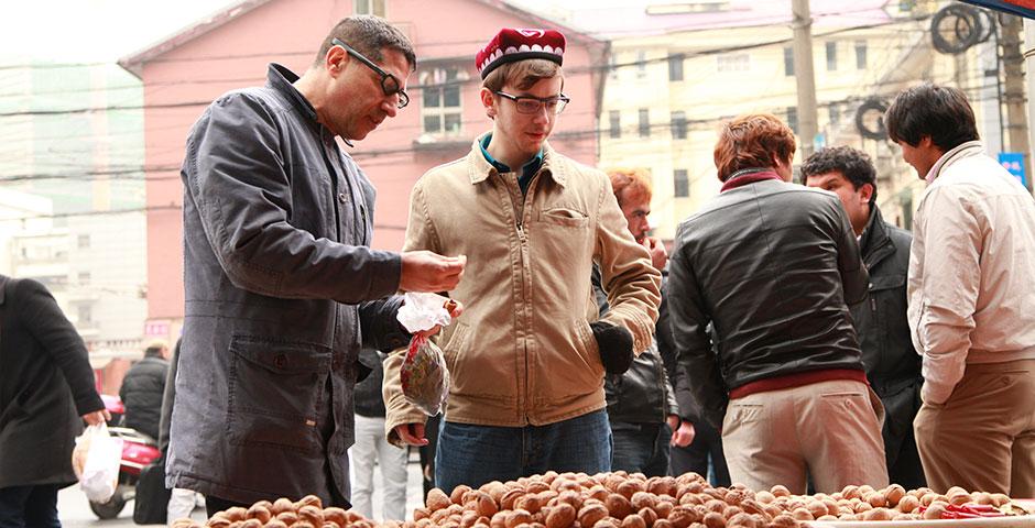 Professor Zvi Ben-Dor Benite takes his J-Term students to a Muslim market. January 16, 2015. (Photo by Daniel Cuesta)