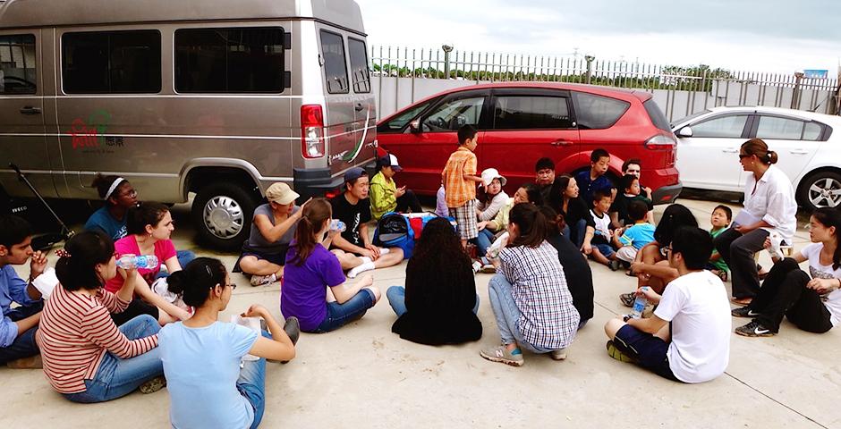 Community Service-in Chongming Island with Will Foundation (Photo by Sunyi Wang)