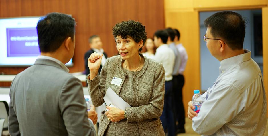 Six mentors, 30 current mentees and 3 returning mentees attended the kick-off dinner for the NYU Alumni Executive Mentor Program on October 11. This year, we have 31 mentors with expertise spanning from arts, law, finance, media, entrepreneurship, technology, healthcare and other industries. (Photo by: NYU Shanghai)