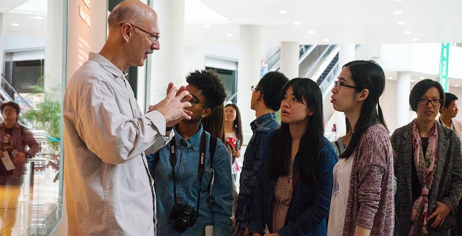 Foundation of Science students explored the Shanghai Natural History Museum, on a visit led by Professor David Fitch on May 17, and, earlier in the month, presented their Crystal Project work with instructors Lu Zhang, Wenshu Li and Lin Jin. (Photos by: NYU Shanghai)