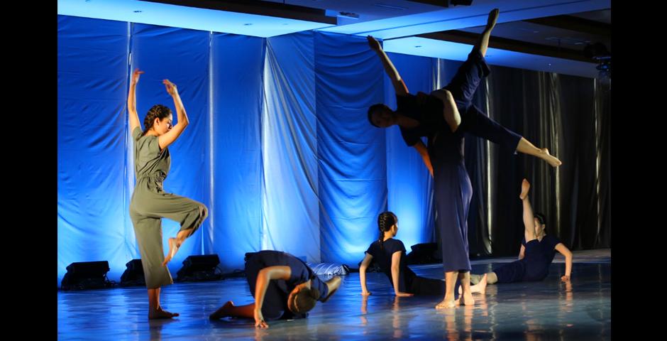 Bells & Drums: Choreography & Performance dancers synchronized their movements to two different drumming pieces, “Drumming Part 1 & Part 4,” by Steve Reich. From left to right: Marisol Gallardo ’20, Gabi Branche ’21, April Sun ’19, Diana Xu ’19, Rachelle Ngo ’21, Abdullah Mobeen ’19