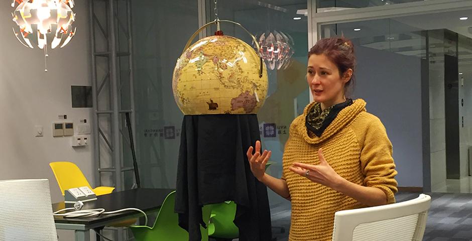 NYU Shanghai’s artist in residence Kat Austen discussed her installation the Coral Empathy Device at an art workshop held April 12. (Photo by: NYU Shanghai)