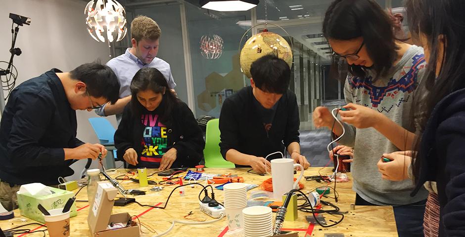 NYU Shanghai’s artist in residence Kat Austen discussed her installation the Coral Empathy Device at an art workshop held April 12. (Photo by: NYU Shanghai)