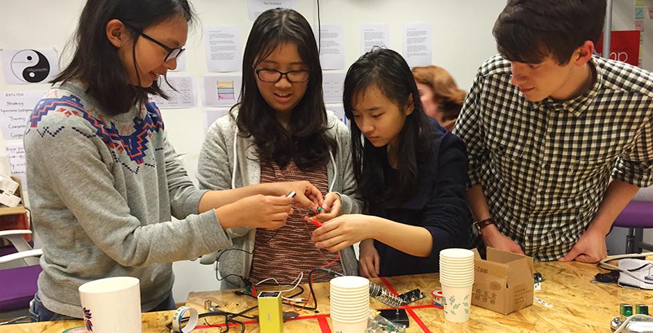 NYU Shanghai’s artist in residence Kat Austen discussed her installation the Coral Empathy Device at an art workshop held April 12. (Photo by: NYU Shanghai)