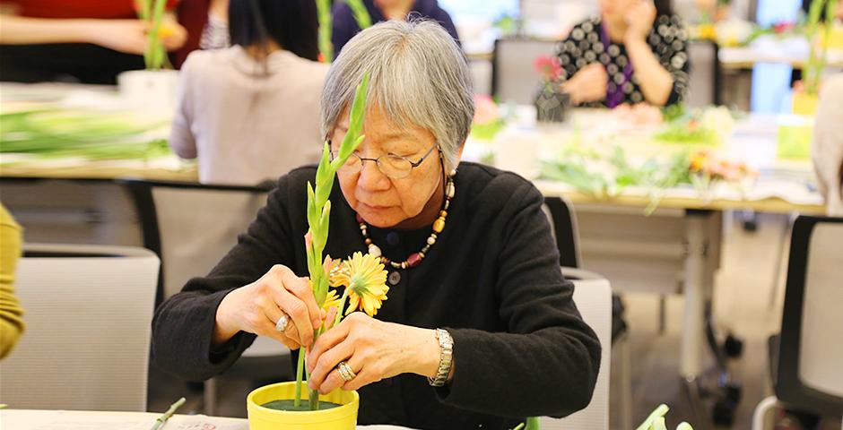 March 8, Women's Day was in full bloom with an afternoon of NYU Shanghai's special ladies getting creative with DIY flower arrangements for the office or home. Many thanks to HR for such a beautiful arrangement! (Photo by: NYU Shanghai)