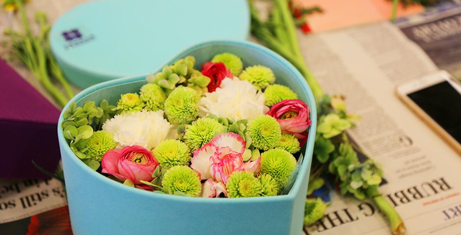 March 8, Women's Day was in full bloom with an afternoon of NYU Shanghai's special ladies getting creative with DIY flower arrangements for the office or home. Many thanks to HR for such a beautiful arrangement! (Photo by: NYU Shanghai)