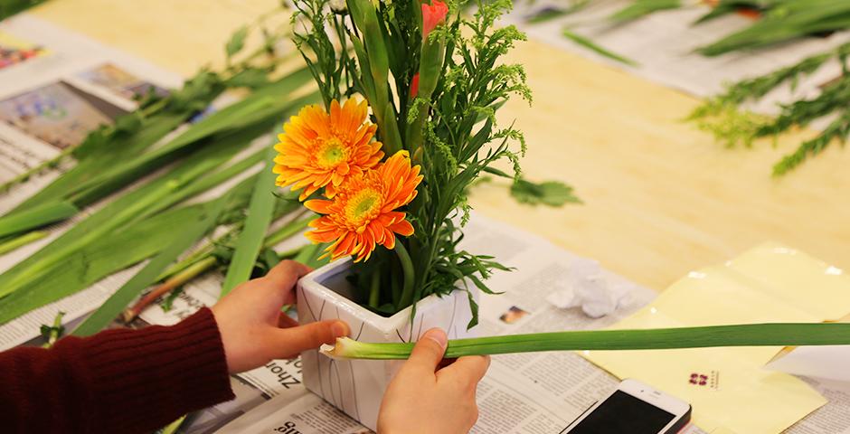 March 8, Women's Day was in full bloom with an afternoon of NYU Shanghai's special ladies getting creative with DIY flower arrangements for the office or home. Many thanks to HR for such a beautiful arrangement! (Photo by: NYU Shanghai)