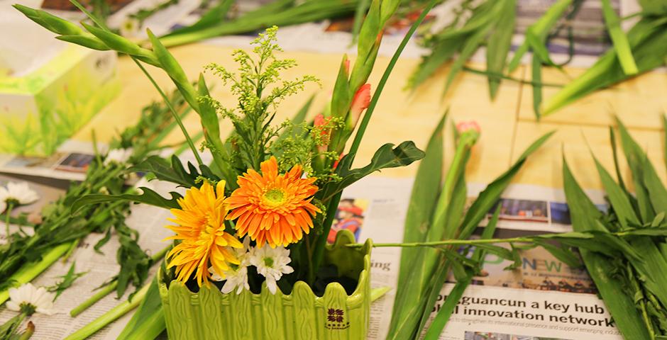 March 8, Women's Day was in full bloom with an afternoon of NYU Shanghai's special ladies getting creative with DIY flower arrangements for the office or home. Many thanks to HR for such a beautiful arrangement! (Photo by: NYU Shanghai)