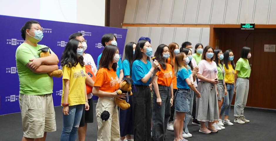 Orientation Ambassadors were introduced to students of the Class of 2024 during the opening “Health and Safety” session. OAs play a huge role in assisting arriving students with their needs throughout the term.