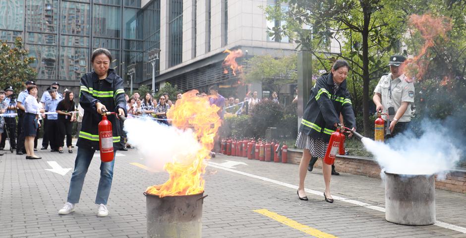 9月14日，浦东公安分局联合上海纽约大学开展本学期消防演练。（摄影：NYU Shanghai）